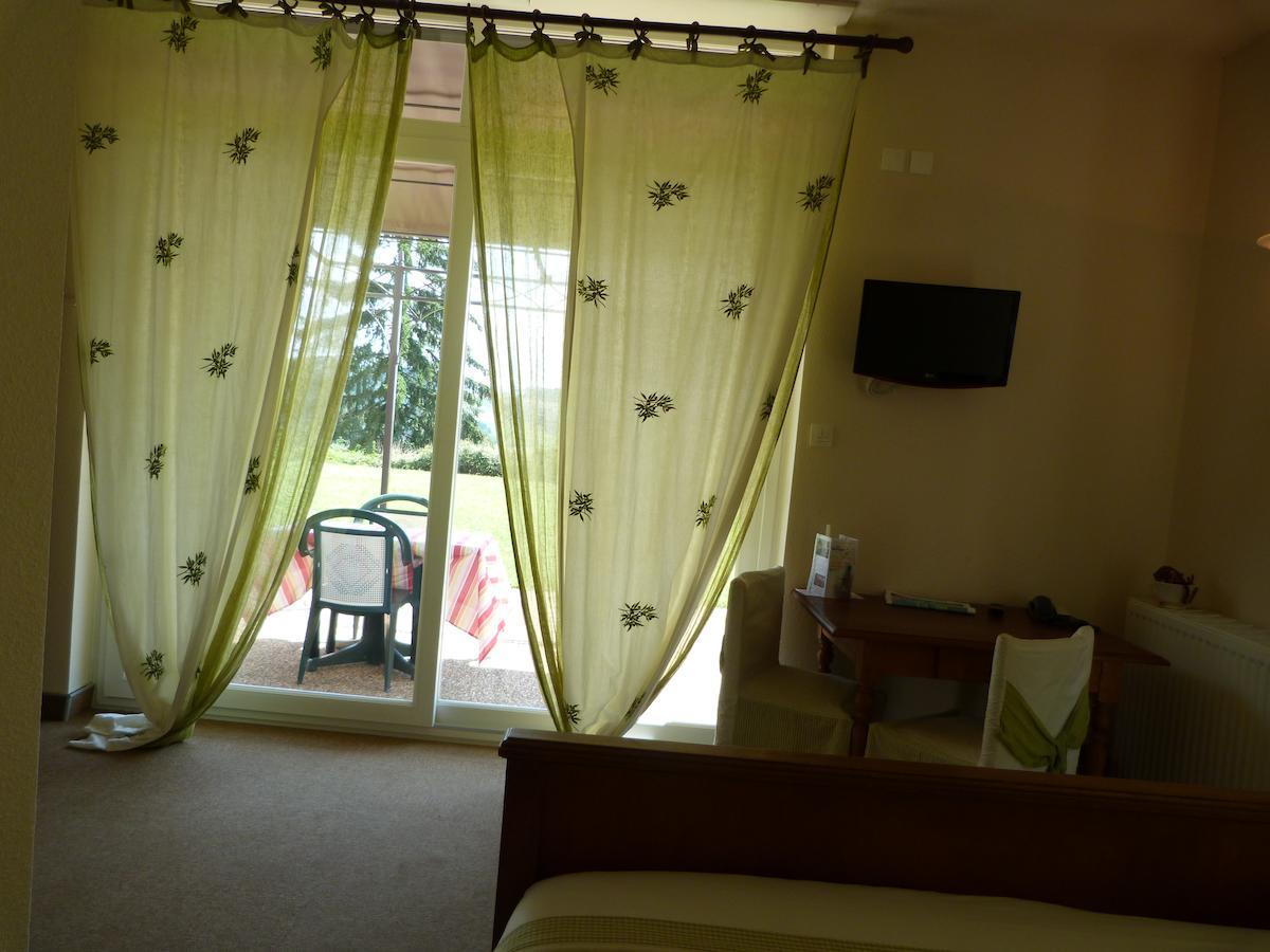 Hotel La Terrasse Marnand Номер фото
